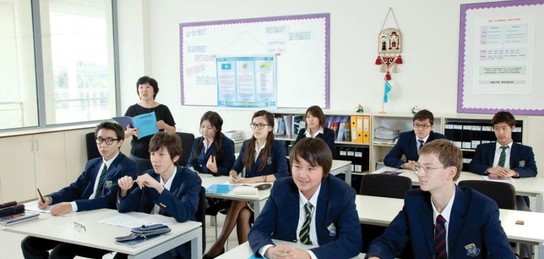 Сексуалды мұғалімдер жігітті бұрмалады