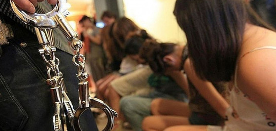 Колготки киген әйелдердің эротикалық бейнелері