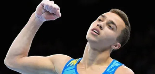 Гимнаст топпен ұрылады