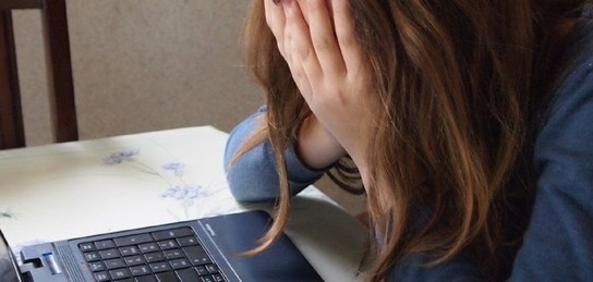 Массаж терапевтінің жасырын камерасы