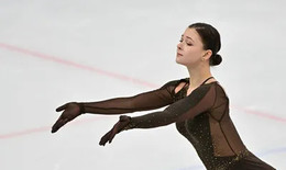 Жыныстық қатынасқа түскен жолақ колготки киген қыздар видеоны қараңыз