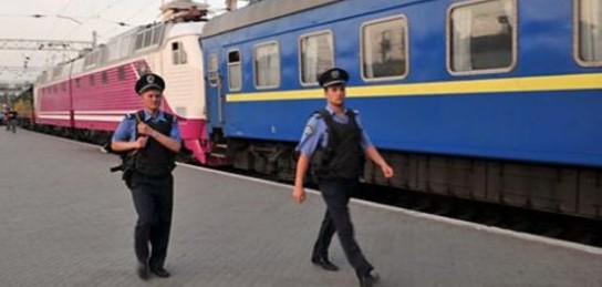 При получении о минировании пассажирского поезда. Терроризм на железнодорожном транспорте. При получении о минировании пассажирского поезда. Грузовой поезд в движении. Помощник машиниста электровоза тепловоза.