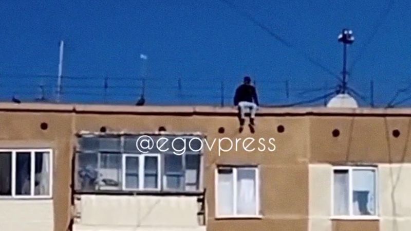Подросток разбился насмерть, спрыгнув с крыши девятиэтажки в Кокшетау