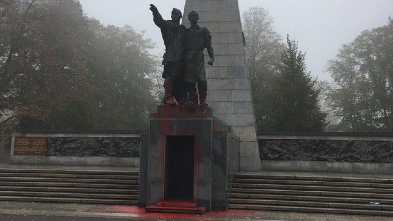 советские памятники в польше