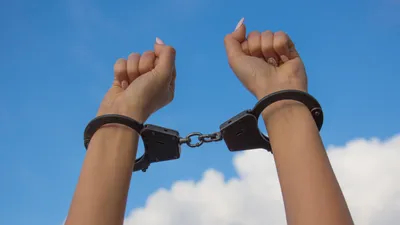 Казахстанка задержана на Бали после инцидента с российским блогером