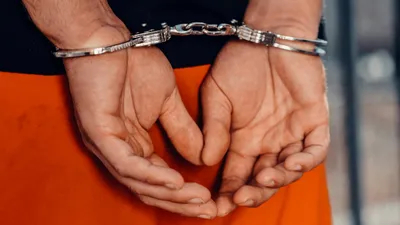 Фото очередного сталкера показала полиция Шымкента