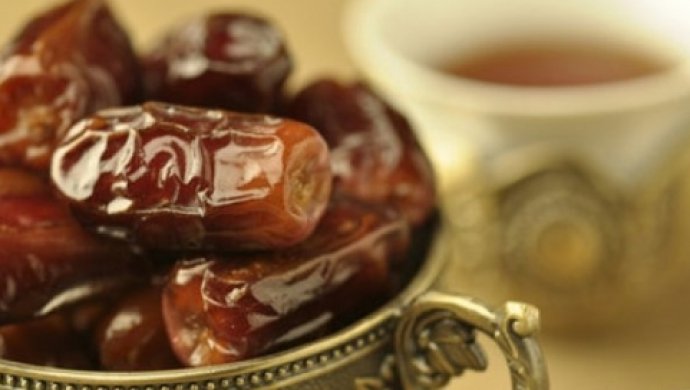 Дәрігер оның мүшесін аузына сиғыза бастады