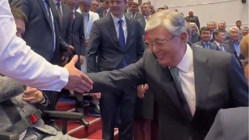 Тепло приветствуем. Токаев и си Цзиньпин. 2019 Год визит президента Токаева в Кызылорду. Токаев в Павлодарской области.