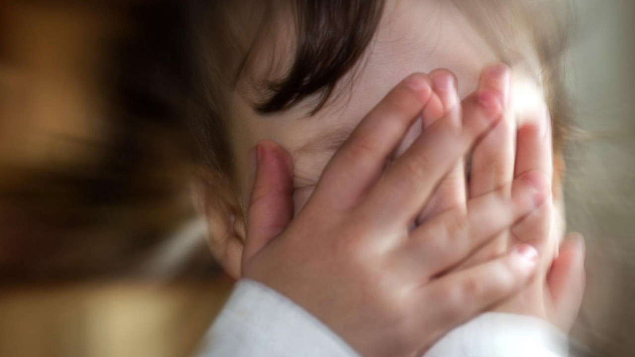 Жас жігіт жетілген әйелдің фотосын трахает