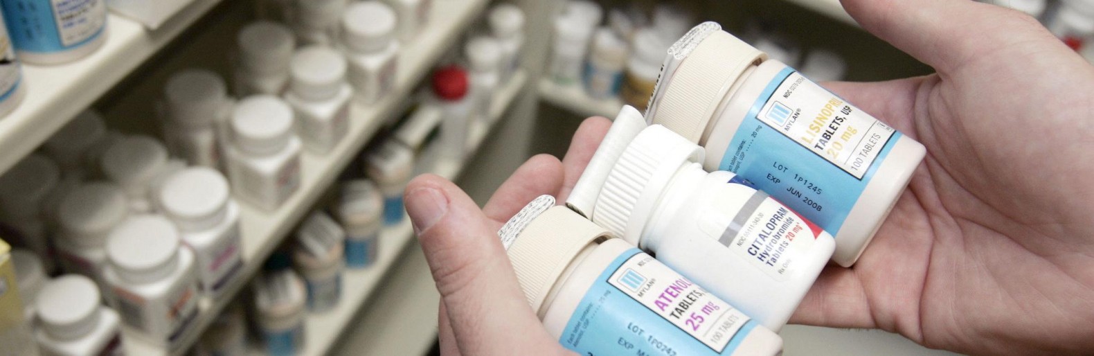 Контрафактные лекарства. Лекарства. Контрафактные лп. Фальсифицированное лекарственное средство это. Фальсификат лекарственных средств.